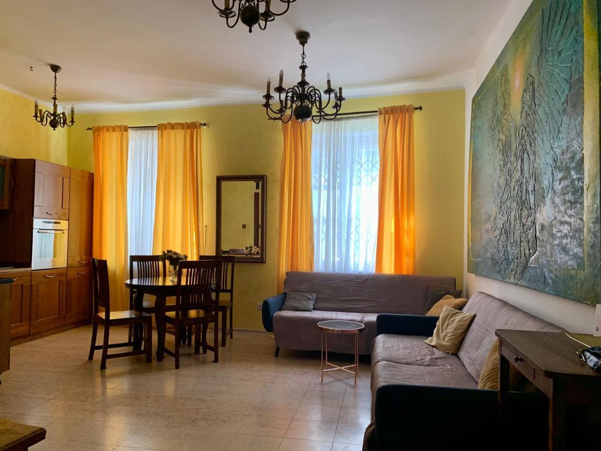 Beautiful And Charming Apartment In The Heart Of The Old Town วอร์ซอ ภายนอก รูปภาพ