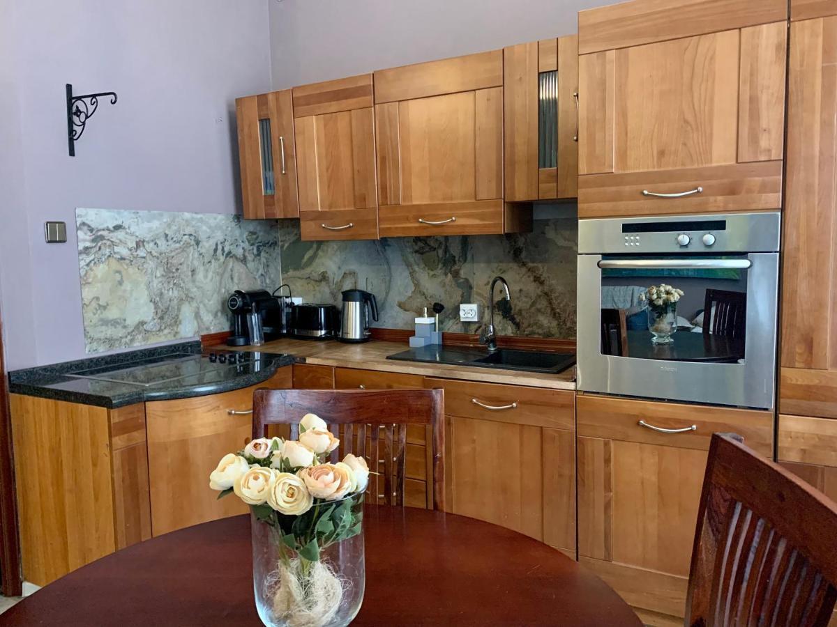 Beautiful And Charming Apartment In The Heart Of The Old Town วอร์ซอ ภายนอก รูปภาพ