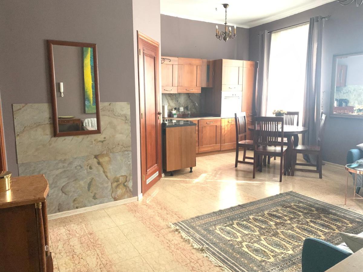 Beautiful And Charming Apartment In The Heart Of The Old Town วอร์ซอ ภายนอก รูปภาพ