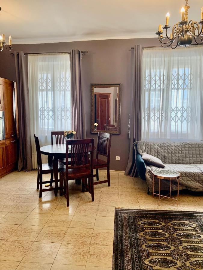 Beautiful And Charming Apartment In The Heart Of The Old Town วอร์ซอ ภายนอก รูปภาพ