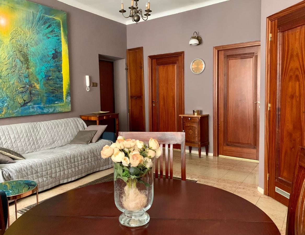 Beautiful And Charming Apartment In The Heart Of The Old Town วอร์ซอ ภายนอก รูปภาพ
