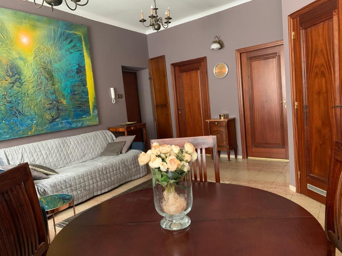 Beautiful And Charming Apartment In The Heart Of The Old Town วอร์ซอ ภายนอก รูปภาพ